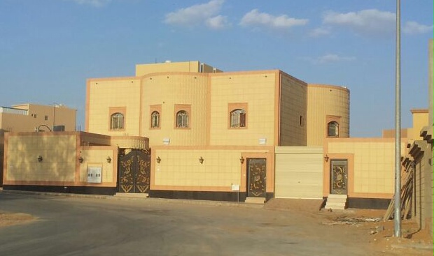 للبيع دور وشقتين بحي اليرموك بعنيزة  مساحه 760 متر